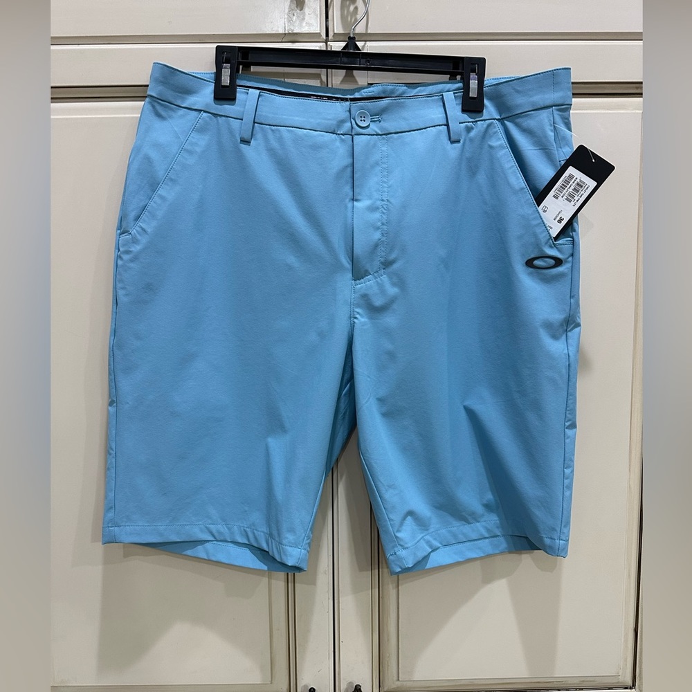 Oakley Men's Light Blue Performance Golf Shorts